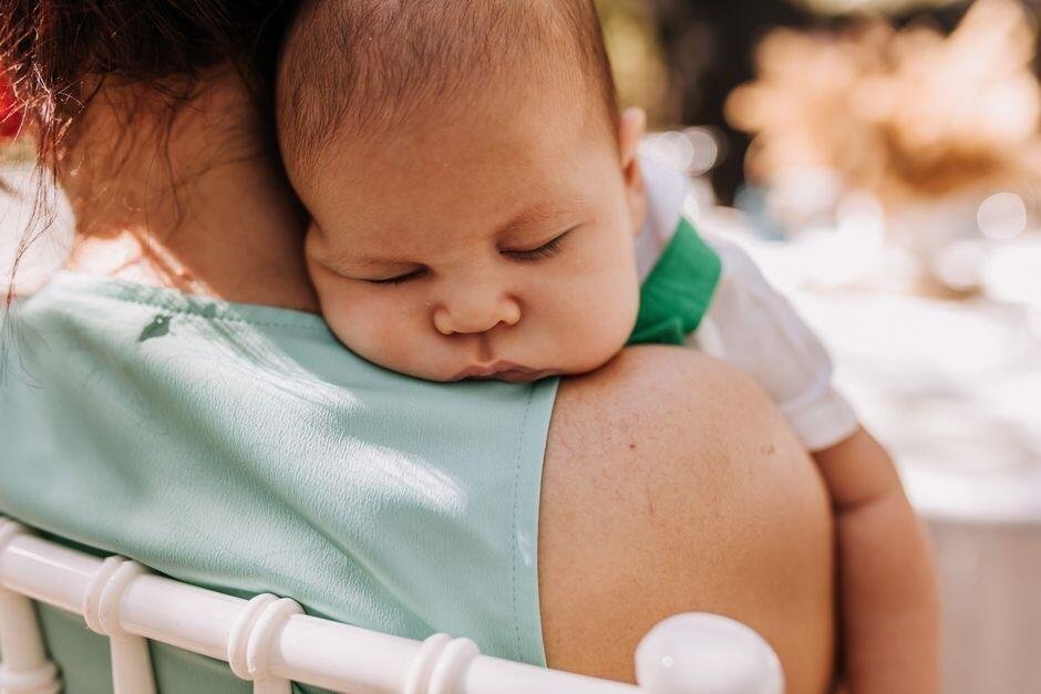 Cara Menghilangkan Cegukan pada Newborn yang Aman dan Efektif Cara Menghilangkan Cegukan pada Newborn yang Aman dan Efektif