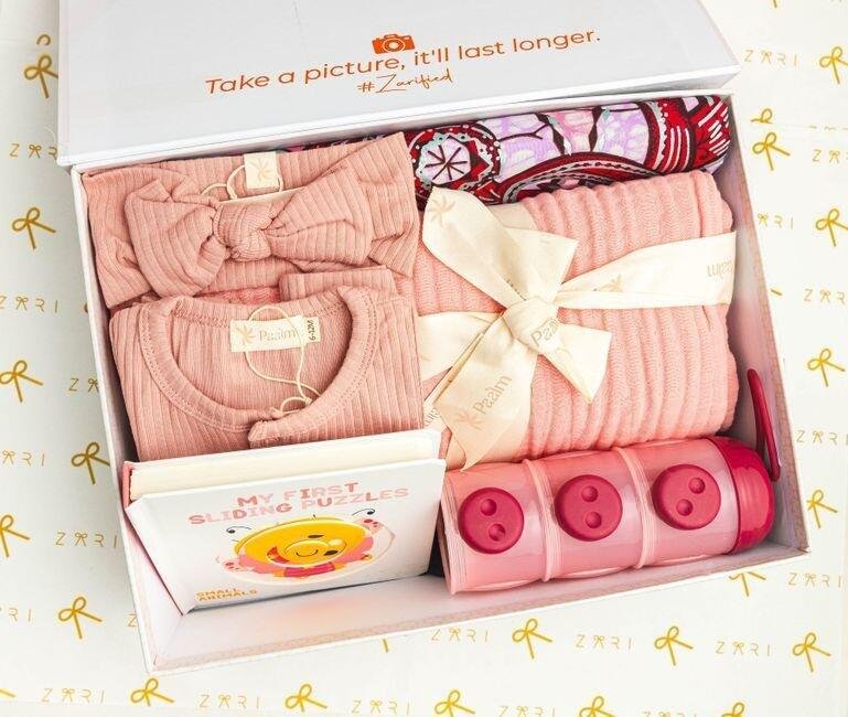 15 Ide Hadiah untuk Newborn yang Bermanfaat dan Berkesan 15 Ide Hadiah untuk Newborn yang Bermanfaat dan Berkesan