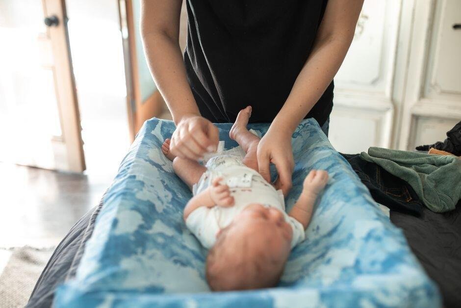 Ganti Popok Berapa Jam Sekali? Ini Panduan Lengkap per Usia Bayi Ganti Popok Berapa Jam Sekali? Ini Panduan Lengkap per Usia Bayi